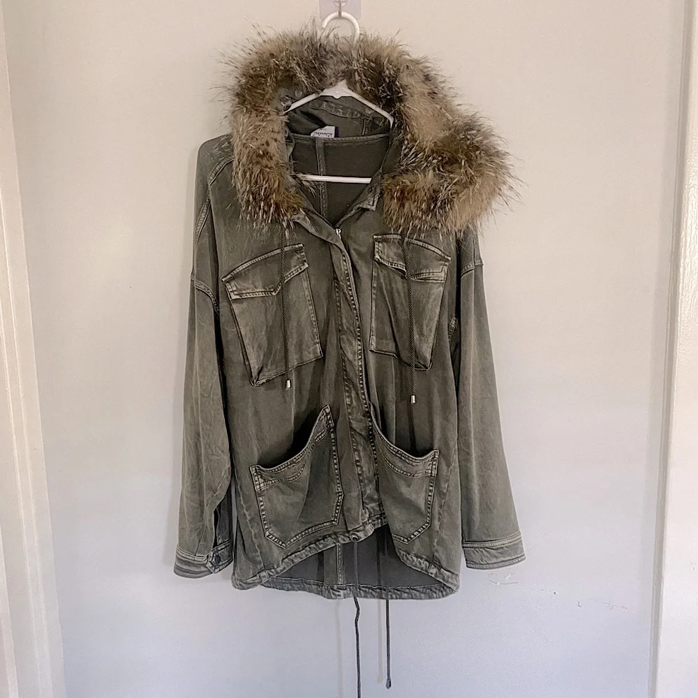 Splendid Dune Faux Fur Trim Cargo Anorak Jacket in Vintage Army size Small - Picture 4 of 11
